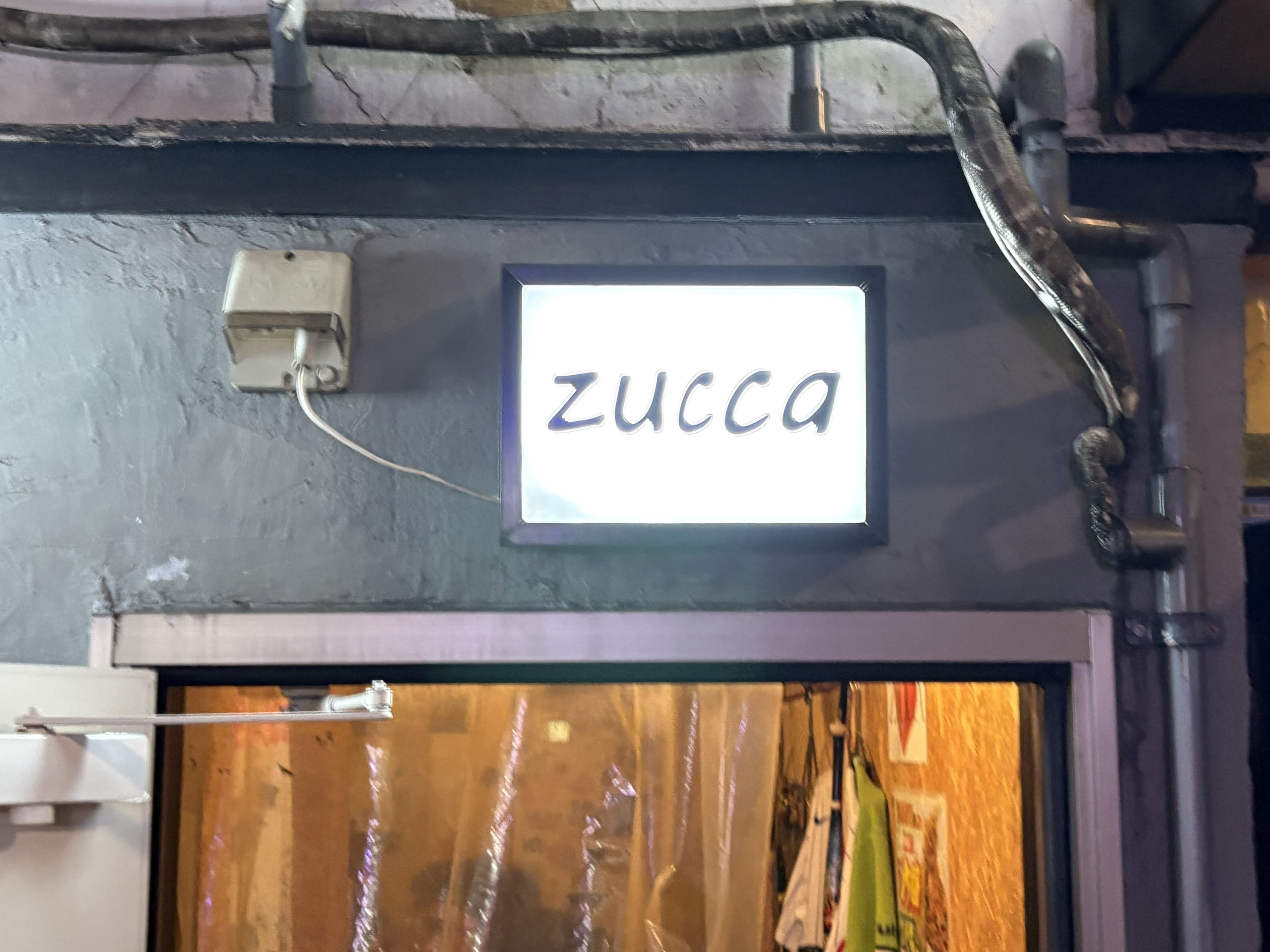 zuccaの白看板